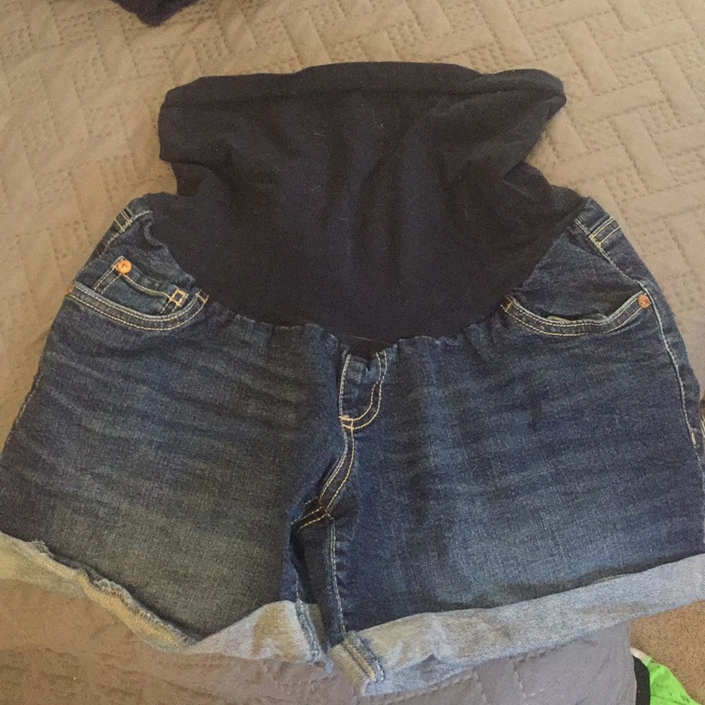 Maternity shorts.never worn